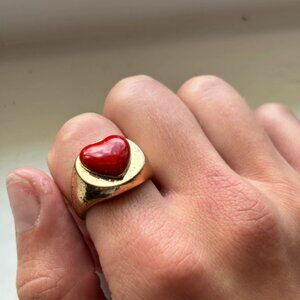 Gold heart ring